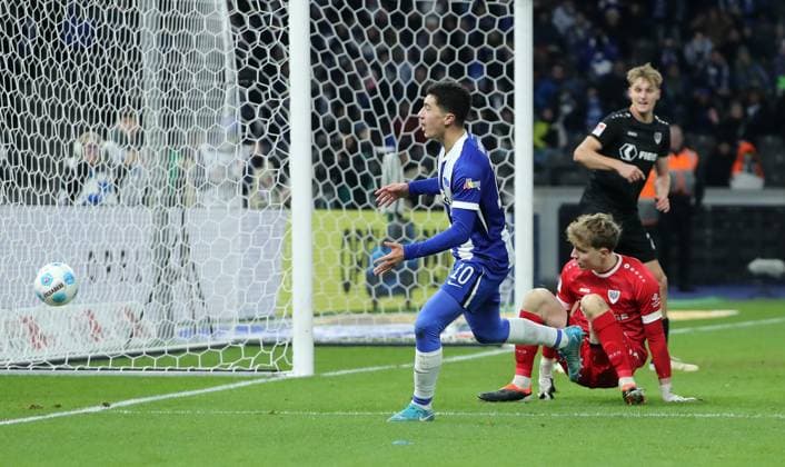 Ibrahim Maza fails against goalkeeper Johannes Schenk duel Match scene Action Sport Soccer Football DFL 2 Bundesliga Men 16 Matchday Season 2024 2025 13 12 2024 Hertha BSC Berlin vs Preußen Münster DFL regulations prohibit any use of photographs as image sequences and or quasi video