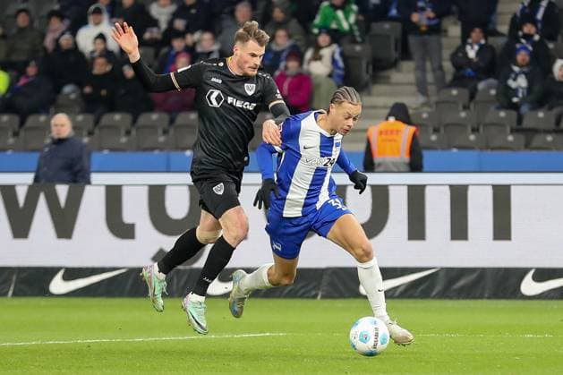 13 12 2024, xtgx, Soccer 2 Bundesliga, Hertha BSC Berlin Preussen Muenster emspor, v l Jano ter Horst Muenster, 27 , Derry Scherhant Hertha, 39 duel, fight, tackle DFL DFB REGULATIONS PROHIBIT ANY USE OF PHOTOGRAPHS as IMAGE SEQUENCES and or QUASI VIDEO Berlin