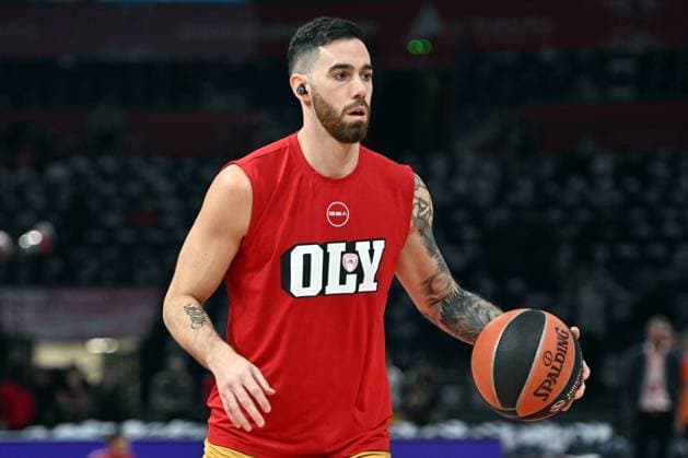 CRVENA ZVEZDA vs OLYMPIACOS LUCA VILDOZA, basketball player of Olympiacos, at the Euroleague match against Crvena zvezda, at Belgrade Arena. Belgrade, 05.11.2024. photo: MN Press photo BASKETBALL, EUROLEAGUE, RED STAR, CRVENA ZVEZDA, OLYMPIACOS Belgrade Belgrade Arena Serbia Copyright: xMarkoxMetlasx xMNxPressx