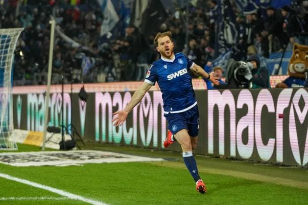 2 Bundesliga Karlsruher SC vs SSV Jahn Regensburg Budu Zivzivadze Karlsruher SC 11 celebrating the goal for 3 1 2 Bundesliga Karlsruher SC vs SSV Jahn Regensburg, BBBank Wildpark, Friday 13 12 2024 Copyright: xBEAUTIFULxSPORTS Boscox