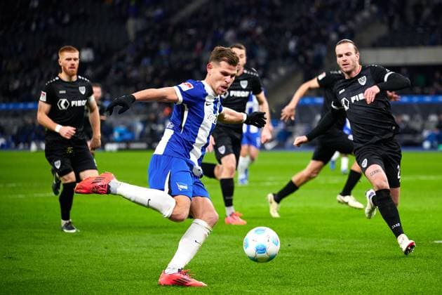 Florian Niederlechner Hertha BSC, 07 , GER, Hertha BSC vs SC Preussen Muenster, Soccer Men, 2 Bundesliga, Season 2024 2025, Matchday 16, 13 12 2024 DFL REGULATIONS PROHIBIT ANY USE OF PHOTOGRAPHS AS IMAGE SEQUENCES AND OR QUASI VIDEO GER, Hertha BSC vs SC Preussen Muenster, Soccer Men, 2 Bundesliga, Season 2024 2025, Matchday 16, 13 12 2024 Berlin Copyright: xEibner-Pressefotox xClaudiusxRauchx EP_CRH