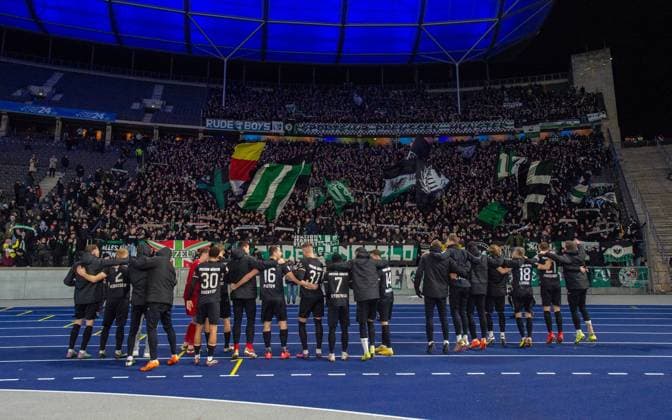 Soccer, Men, Season 2024 2025, 2 Bundesliga 16 Matchday , Hertha BSC SC Preußen Münster, Münster cheers after the final whistle, 13 12 2024, Copyright: xSebastianxRäppold MatthiasxKochx