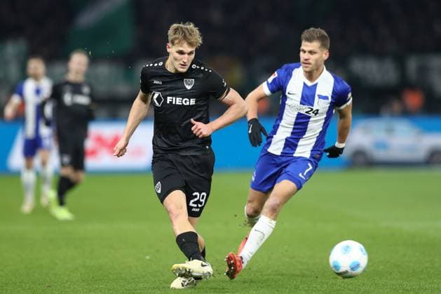 13 12 2024, xtgx, Soccer 2 Bundesliga, Hertha BSC Berlin SC Preussen Muenster emspor, v l Lukas Frenkert Münster, 29 , Florian Niederlechner Hertha, 7 DFL DFB REGULATIONS PROHIBIT ANY USE OF PHOTOGRAPHS as IMAGE SEQUENCES and or QUASI VIDEO Berlin