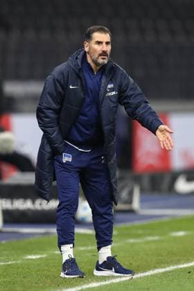 13 12 2024, xtgx, Fußball 2 Bundesliga, Hertha BSC Berlin SC Preussen Muenster emspor, v l Cristian Fiel Hertha, Trainer gibt Anweisungen, gestikuliert mit den Armen, gesticulate, gives instructions DFL DFB REGULATIONS PROHIBIT ANY USE OF PHOTOGRAPHS as IMAGE SEQUENCES and or QUASI VIDEO Berlin