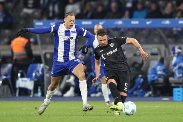 13 12 2024, xtgx, Football 2 Bundesliga, Hertha BSC Berlin SC Preussen Muenster emspor, v l Derry Scherhant Hertha, 39 , Yassine Baouchama Münster, 5 Zweikampf, Duell, Kampf, tackle DFL DFB REGULATIONS PROHIBIT ANY USE OF PHOTOGRAPHS as IMAGE SEQUENCES and or QUASI VIDEO Berlin
