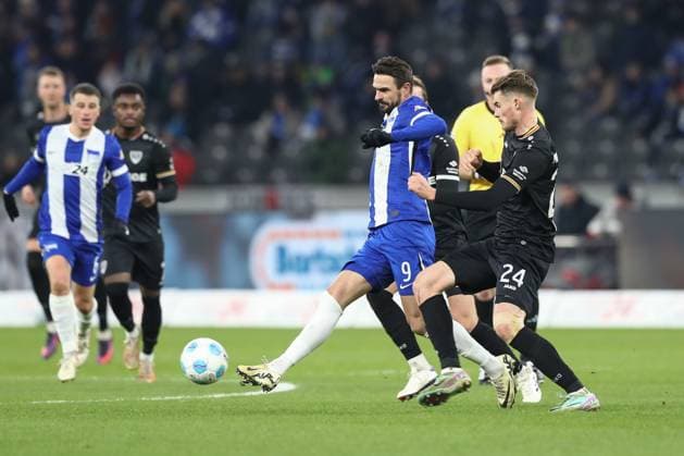 13 12 2024, xtgx, Soccer 2 Bundesliga, Hertha BSC Berlin SC Preussen Muenster emspor, v l Smail Prevljak Hertha, 9 , Niko Koulis Münster, 24 DFL DFB REGULATIONS PROHIBIT ANY USE OF PHOTOGRAPHS as IMAGE SEQUENCES and or QUASI VIDEO Berlin