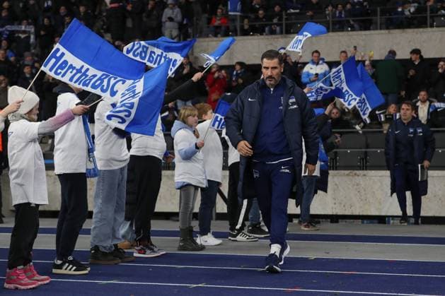 13 12 2024, xtgx, Soccer 2 Bundesliga, Hertha BSC Berlin SC Preussen Muenster emspor, v l Cristian Fiel Hertha, Coach DFL DFB REGULATIONS PROHIBIT ANY USE OF PHOTOGRAPHS as IMAGE SEQUENCES and or QUASI VIDEO Berlin