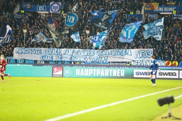 13 12 2024, xrekx, Soccer 2 Bundesliga, Karlsruher SC Jahn Regensburg emspor, v l Die Fans vom KSC DFL DFB REGULATIONS PROHIBIT ANY USE OF PHOTOGRAPHS as IMAGE SEQUENCES and or QUASI VIDEO Karlsruhe
