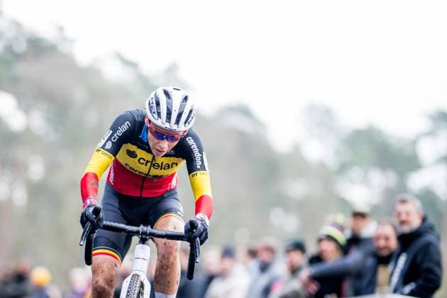 Belgian Sanne Cant pictured in action during the women s elite race at the Herentals Crosst cyclocross cycling event on Saturday 14 December 2024 in Herentals, stage 4 8 in the X2O Badkamers Trofee Veldrijden competition. JASPERxJACOBS  x108251165x
