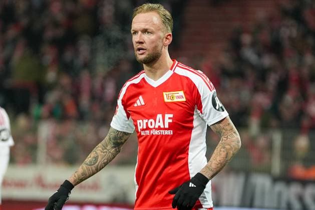 Fussball: Bundesliga, 14. Spieltag, 1. FC Union Berlin - VfL Bochum am 14.12.2024 in Berlin (Stadion An der Alten Försterei), Deutschland: Im Fokus Kevin Vogt (2, 1.FC Union Berlin). Berlin Stadion An der Alten Försterei Deutschland *** Soccer Bundesliga, Matchday 14, 1 FC Union Berlin VfL Bochum on 14 12 2024 in Berlin Stadion An der Alten Försterei , Germany In focus Kevin Vogt 2, 1 FC Union Berlin Berlin Stadion An der Alten Försterei Germany Copyright: xChristophxKinzingerx