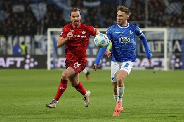 2024 12 14 xJFAx 2 Bundesliga SV Darmstadt 98 1 FC Kaiserslautern v l , Jannis Heuer 1 FC Kaiserslautern , Luca Marseiler SV Darmstadt 98 , Zweikampf, Action, Aktion, Battles for the Ball DFL DFB REGULATIONS PROHIBIT ANY USE OF PHOTOGRAPHS as IMAGE SEQUENCES and or QUASI VIDEO Copyright: JoaquimxFerreira
