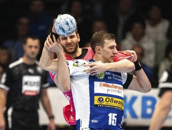 DAIKIN HBL HANDBALL MEN 1 BL 15 GAME DAY THSV EISENACH TVB STUTTGART FOR EDITORIAL PURPOSES ONLY p 14 12 2024 Eisenach DAIKIN HBL Handball 1 Bundesliga Men Season 2024 2025 15 Matchday Werner Assmann Halle ThSV Eisenach TBV Stuttgart in photo Simone Mengon 15 ThSV Eisenach in duel with Samuel Röthlisberger 17 TVB Stuttgart Germany Thüringen Eisenach Copyright SaschaxFromm Copyright: SaschaxFromm doc7yhdc4iaqacix33p9ne ,EDITORIAL USE ONLY Copyright: SaschaxFromm