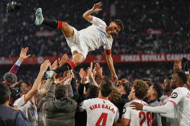 Sport Bilder des Tages ESP: Sevilla FC-Celta de Vigo . La Liga EA Sports. Date 17. Jesus Navas of Sevilla FC during the La Liga EA Sports match between Sevilla FC and Celta de Vigo played at Ramon Sanchez Pizjuan Stadium on December 14, 2024 in Sevilla, Spain. kpng Copyright: xAntonioxPozox xPRESSINPHOTOx AP_241214_SEV_CEL_043