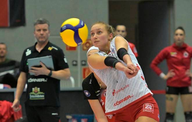 14 12 2024, Dresdens Patricia Nestler receiving, Volleyball, 1 Bundesliga, Dresdner SC VC Wiesbaden 3 1 c Dresden