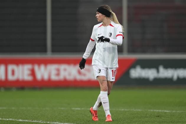 Eileen Campbell SC Freiburg looks on during the Google Pixel Frauen Bundesliga match between Bayer Leverkusen and SC Freiburg at Ulrich Haberland Stadion on December 14, 2024 in Leverkusen, Germany Photo by Oliver Kaelke DeFodi Images Eileen Campbell SC Freiburg looks on during the Google Pixel Frauen Bundesliga match between Bayer Leverkusen and SC Freiburg at Ulrich Haberland Stadion on December 14, 2024 in Leverkusen, Germany Photo by Oliver Kaelke DeFodi Images DFB DFL REGULATIONS PROHIBIT ANY USE OF PHOTOGRAPHS AS IMAGE SEQUENCES AND OR QUASI VIDEO Photo by Oliver Kaelke DeFodi Images Defodi 003 678 2024 12 14 OK LEVSCF 1575 Defodi-003 DFB DFL REGULATIONS PROHIBIT ANY USE OF PHOTOGRAPHS AS IMAGE SEQUENCES AND OR QUASI-VIDEO.