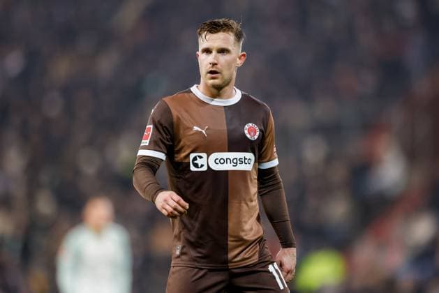 Hamburg, December 14, 2024 Football, 1 Bundesliga 2024 25, FC St Pauli SV Werder Bremen Johannes Eggestein FC St Pauli, 11 DFL REGULATIONS PROHIBIT ANY USE OF PHOTOGRAPHS AS IMAGE SEQUENCES AND OR QUASI VIDEO