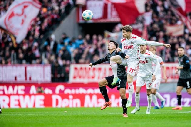 2 Soccer Bundesliga 1 FC Köln 1 FC Nürnberg 15 12 2024 duel Jens Castrop 1 FC Nürnberg, 17 , Florian Kainz 1 FC Köln, 11 2 Soccer Bundesliga 1 FC Köln 1 FC Nürnberg, Cologne, Rheinenergiestadion on 15 12 2024 DFL REGULATIONS PROHIBIT ANY USE OF PHOTOGRAPHS AS IMAGE SEQUENCES AND OR QUASI VIDEO Copyright: xBEAUTIFULxSPORTS Wunderlx