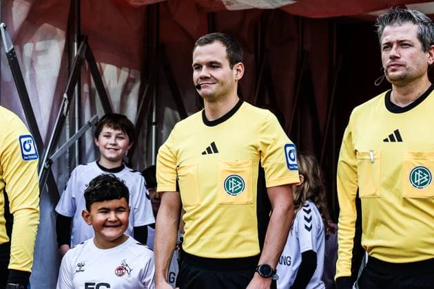 Sport, Football, 2 Bundesliga Season 2024 2025 16 Matchday 1 FC Köln 1 FC Nürnberg 15 12 2024, RheinEnergieSTADION Dr Robin Braun Referee Cologne RheinEnergieSTADION North Rhine-Westphalia Germany