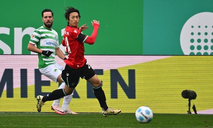 15 12 2024 Soccer Season 2024 2025 2 Soccer Bundesliga 16 Matchday SpVgg Greuther Fürth Kleeblatt Hannover 96 Sportfoto Zink xwoxzix DFL regulations prohibit any use of photographs as image sequences and or quasi video only for editorial use Niko Gießelmann Giesselmann 17, SpVgg Greuther Fürth Hyunju Lee 11, Hannover 96 H96