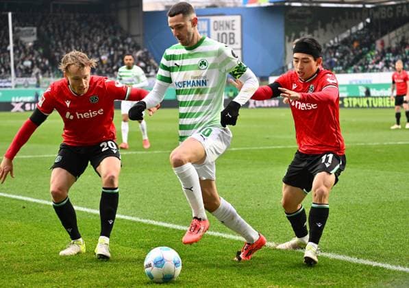 15 12 2024 Soccer Season 2024 2025 2 Soccer Bundesliga 16 Matchday SpVgg Greuther Fürth Kleeblatt Hannover 96 Sportfoto Zink xwoxzix DFL regulations prohibit any use of photographs as image sequences and or quasi video only for editorial use Branimir Hrgota 10, SpVgg Greuther Fürth v Jannik Dehm 20, Hannover 96 H96 Hyunju Lee 11, Hannover 96 H96