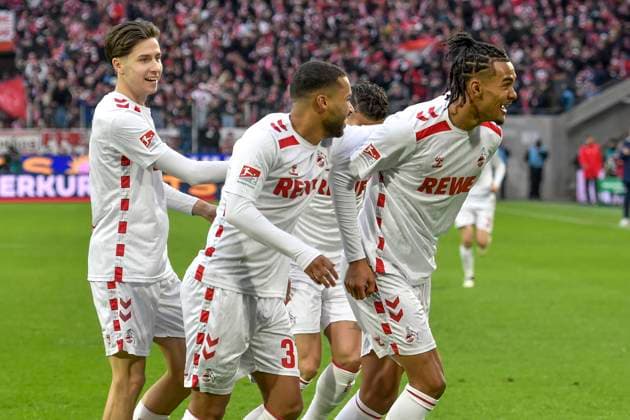Damion Downs Koeln 42 cheers with the team after scoring the 1 0 goal 15 12 2024 Soccer 1 FC Koeln vs 1 FC Nuernberg, Rheinenergiestadion, Koeln, DFB DFL REGULATIONS PROHIBIT ANY USE OF PHOTOGRAPHS AS IMAGE SEQUENCES AND OR QUASI VIDEO NRW Germany Copyright: xpepphotox xSaschaxWeizx pep00321, pep_20241215_hm_0009