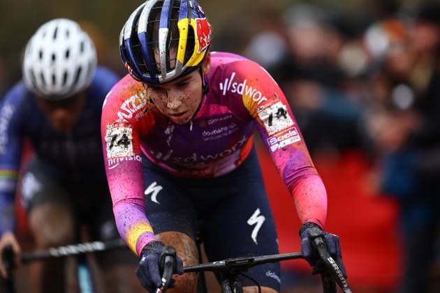 Hungarian Kata Blanka Vas pictured in action during the women s elite race at the World Cup cyclocross cycling event in Namur, Belgium, stage 4 (out of 12) of the UCI World Cup cyclocross competition, Sunday 15 December 2024. DAVIDxPINTENS  x108334907x