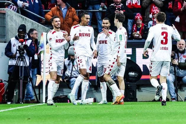 Sport, Soccer, 2 Bundesliga Season 2024 2025 16 Matchday 1 FC Köln 1 FC Nürnberg 15 12 2024, RheinEnergieSTADION Goal celebration 1 FC Köln after the goal to 1 0 by Damion Downs 1 FC Köln, 42 the players are happy Köln RheinEnergieSTADION Nordrhein Westfahlen Germany