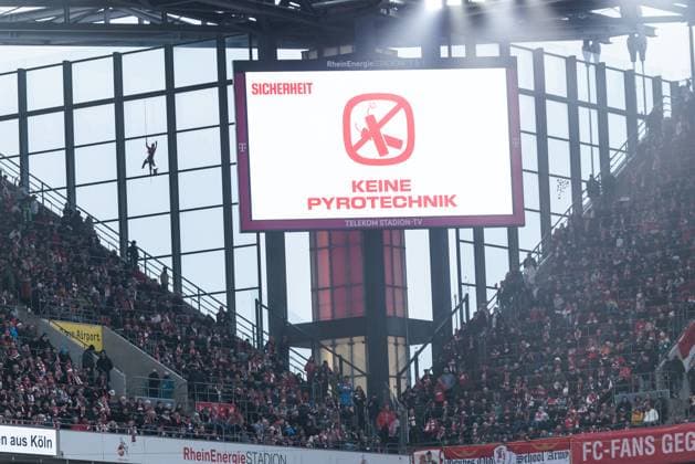 2 Soccer Bundesliga 1 FC Köln 1 FC Nürnberg 15 12 2024 Screen display No pyrotechnics 2 Soccer Bundesliga 1 FC Köln 1 FC Nürnberg, Cologne, Rheinenergiestadion on 15 12 2024 DFL REGULATIONS PROHIBIT ANY USE OF PHOTOGRAPHS AS IMAGE SEQUENCES AND OR QUASI VIDEO Copyright: xBEAUTIFULxSPORTS Wunderlx