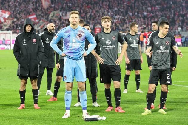 15 12 2024 Soccer season 2024 2025 2 Soccer Bundesliga 16 Matchday 1 FC Köln 1 FC Nürnberg FCN Club Sportfoto Zink DaMa xdaxmax DFL regulations prohibit any use of photographs as image sequences and or quasi video only for editorial use Jan Reichert 1, 1 FC Nürnberg FCN Finn Jeltsch 4, 1 FC Nürnberg FCN and team Team disappointed Disappointment after the end of the match