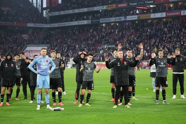 Nuernberg thanks the fans, GER, 1 FC Koeln vs 1 FC Nuernberg , 2 Fussball Bundesliga, Matchday 16, Season 2024 2025, 15 12 2024, DFL REGULATES PROHIBIT ANY USE OF PHOTOGRAPHS AS IMAGE SEQUENCES AND OR QUASI VIDEO, GER, 1 FC Koeln vs 1 FC Nuernberg , 2 Fussball Bundesliga, Matchday 16, Season 2024 2025, 15 12 2024 Koeln Copyright: xEibner-Pressefoto JoergxNiebergax EP_JNL