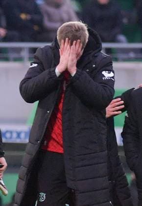 15 12 2024, xblx, Fussball 2 Bundesliga, Spvgg Greuther Fuerth Hannover 96 emspor, v l Josh Knight Hannover 96 Hannover enttaeuscht, enttaeuscht Blickend, dissapointed, Enttäuschung, Enttäuschung nach Spielende DFL DFB REGULATIONS PROHIBIT ANY USE OF PHOTOGRAPHS as IMAGE SEQUENCES and or QUASI VIDEO Fuerth