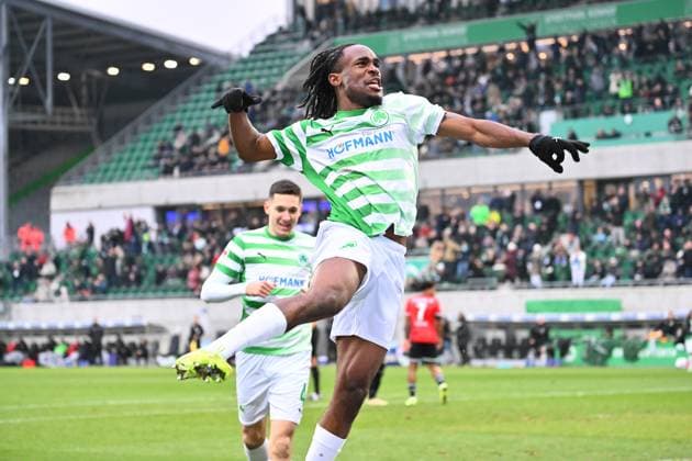 15 12 2024 Soccer Season 2024 2025 2 Soccer Bundesliga 16 Matchday SpVgg Greuther Fürth Kleeblatt Hannover 96 Sportfoto Zink xwoxzix DFL regulations prohibit any use of photographs as image sequences and or quasi video only for editorial use Torjubel Jubel nach Treffer Torschuß zum 1 0 durch Noel Futkeu 9, SpVgg Greuther Fürth