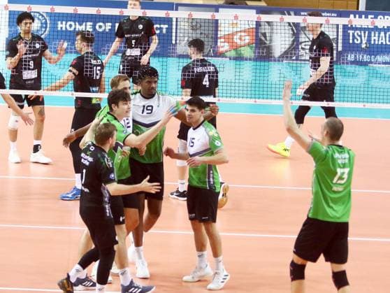 Bitterfelds joy at winning a point, He Volleyball, 1 Bundesliga, 2024 25, TSV Haching Muenchen vs VC Bitterfeld Wolfen, 15 12 24, Geothermie Arena, Unterhaching Copyright: WolfgangxFehrmann
