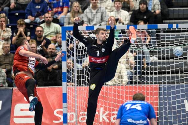GER, 2 HBL, BHC06, BHC06 vs VfL Lübeck Schwartau 15 12 2024 Düsseldorf, Mitsubishi Electric Halle, GER, 2 HBL, BHC06 vs VfL Lübeck Schwartau 2 HBL regulations prohibit any use of photographs as image sequences and or quasi video in the picture Christopher Rudeck BHC 01 without a chance NordphotoxGmbHx xFreund nph00018
