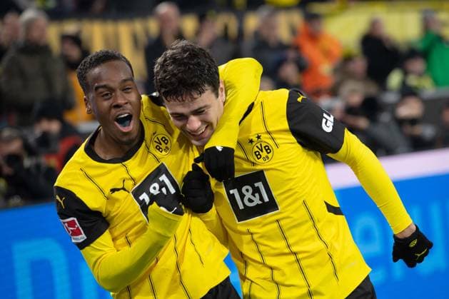 Bilder des Jahres 2024, Sport 12 Dezember Sport Themen der Woche KW50 Sport Bilder des Tages Giovanni REYNA (DO) jubelt nach seinem Tor zum 1:0 mit Jamie GITTENS (DO), Jubel, jubeln, Freude, cheers, Fussball 1. Bundesliga, 14. Spieltag, Borussia Dortmund (DO) - TSG 1899 Hoffenheim (1899) 1-1 am 15.12.2024 in Dortmund Deutschland. DFL regulations prohibit any use of photographs as image sequences and or quasi-video Â *** Giovanni REYNA DO cheers after his goal to 1 0 with Jamie GITTENS DO , cheer, jubeln, Freude, cheers, Fussball 1 Bundesliga, 14 Spieltag, Borussia Dortmund DO TSG 1899 Hoffenheim 1899 1 1 am 15 12 2024 in Dortmund Germany DFL regulations prohibit any use of photographs as image sequences and or quasi video Â