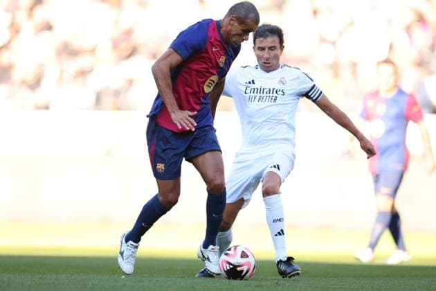 Rivaldo (Barcelona legends), DECEMBER 14, 2024 - Football Soccer : AMUSE EL CLASICO in TOKYO presented by VITAS between FC Barcelona, Barca legends 2-1 Real Madrid legends at Ajinomoto Stadium in Tokyo, Japan. Noxthirdxpartyxsales  (276223165)