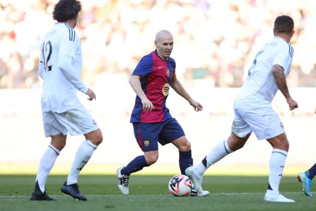 Andres Iniesta (Barcelona legends), DECEMBER 14, 2024 - Football Soccer : AMUSE EL CLASICO in TOKYO presented by VITAS between FC Barcelona, Barca legends 2-1 Real Madrid legends at Ajinomoto Stadium in Tokyo, Japan. Noxthirdxpartyxsales  (276223169)