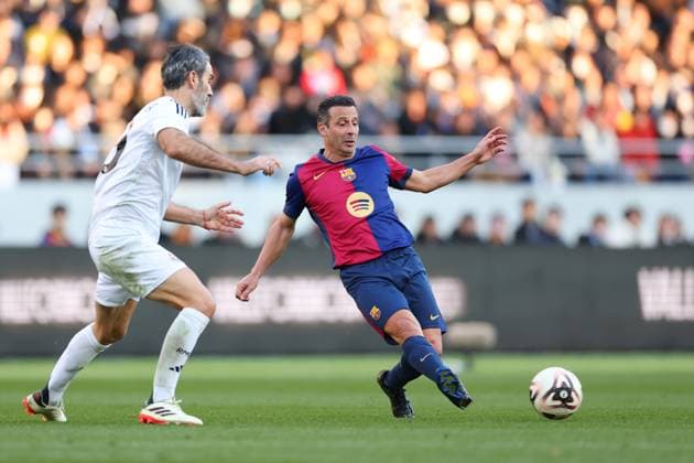 Ludovic Giuly (Barcelona legends), DECEMBER 14, 2024 - Football Soccer : AMUSE EL CLASICO in TOKYO presented by VITAS between FC Barcelona, Barca legends 2-1 Real Madrid legends at Ajinomoto Stadium in Tokyo, Japan. Noxthirdxpartyxsales  (276223246)