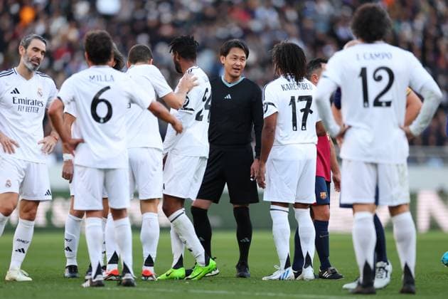 Masaaki Iemoto (Referee), DECEMBER 14, 2024 - Football Soccer : AMUSE EL CLASICO in TOKYO presented by VITAS between FC Barcelona, Barca legends 2-1 Real Madrid legends at Ajinomoto Stadium in Tokyo, Japan. Noxthirdxpartyxsales  (276223281)
