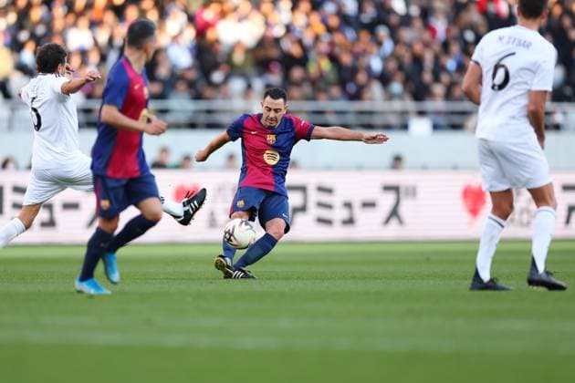 Xavi (Barcelona legends), DECEMBER 14, 2024 - Football Soccer : AMUSE EL CLASICO in TOKYO presented by VITAS between FC Barcelona, Barca legends 2-1 Real Madrid legends at Ajinomoto Stadium in Tokyo, Japan. Noxthirdxpartyxsales  (276223233)
