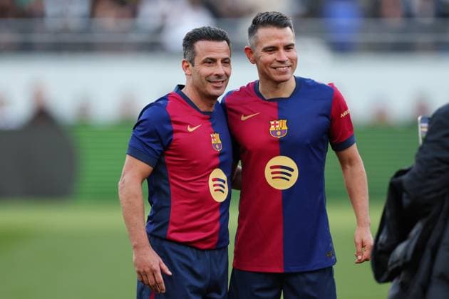 (L to R) Ludovic Giuly, Javier Saviola (Barcelona legends), DECEMBER 14, 2024 - Football Soccer : AMUSE EL CLASICO in TOKYO presented by VITAS between FC Barcelona, Barca legends 2-1 Real Madrid legends at Ajinomoto Stadium in Tokyo, Japan. Noxthirdxpartyxsales  (276223296)
