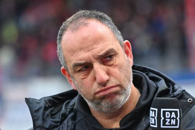 Sport Themen der Woche KW50 Sport Bilder des Tages Frank SCHMIDT (Trainer Heidenheim), Einzelbild,angeschnittenes Einzelmotiv,Portraet,Portrait,Porträt. Fussball 1. Bundesliga Saison 2024 2025, 14.Spieltag, Spieltag14 1.FC Heidenheim - VfB Stuttgart 1-3 am 15.12.2024, VOITH ARENA *** Frank SCHMIDT Coach Heidenheim , single picture,cropped single motif,portrait,portrait,portrait Football 1 Bundesliga Season 2024 2025, 14 Matchday, Matchday14 1 FC Heidenheim VfB Stuttgart 1 3 on 15 12 2024, VOITH ARENA