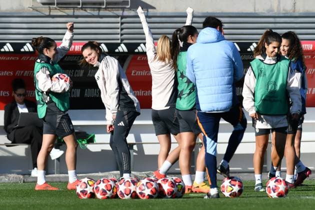 December 16, 2024, Valdebebas, Madrid, Spain: Real Madrid CF Femenino players during training at the Alfredo Di Stefano, Spain, Dec. 16. Valdebebas Spain - ZUMAc312 20241216_zsp_c312_030 Copyright: xOscarxManuelxSanchezx