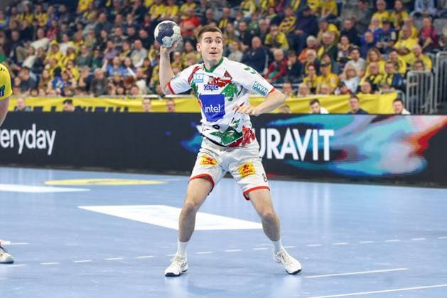15 12 2024, xgox, Handball Daikin HBL, Rhein Neckar Loewen SC Magdeburg emspor, v l Manuel Zehnder Magdeburg, 8 at Siebenmeter Mannheim