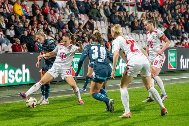 16 12 2024, Soccer Google Pixel Womens Bundesliga, Season 2024 2025, Matchday 12, 1 FC Koeln RB Leipzig at Franz Kremer Stadium in Cologne duel between Marleen Schimmer RB Leipzig, 14 and Dora Zeller 1 FC Koeln, 19 Important note In accordance with the regulations of the DFL German Football League and the DFB German Football Association, it is prohibited to utilize or have utilized photographs taken in the stadium and or of the match in the form of sequential images and or video-like photo series Foto Kirchner Media TH Copyright: xKirchner-Media THx