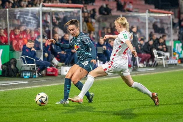 16 12 2024, Soccer Google Pixel Womens Bundesliga, Season 2024 2025, Matchday 12, 1 FC Koeln RB Leipzig at Franz Kremer Stadium in Cologne duel between Lara Marti RB Leipzig, 30 and Anna Gerhardt 1 FC Koeln, 21 Important note In accordance with the regulations of the DFL German Football League and the DFB German Football Association, it is prohibited to utilize or have utilized photographs taken in the stadium and or of the game in the form of sequential images and or video-like photo series Foto Kirchner Media TH Copyright: xKirchner-Media THx