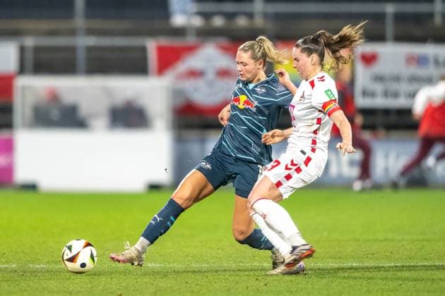 16 12 2024, Soccer Google Pixel Womens Bundesliga, Season 2024 2025, Matchday 12, 1 FC Koeln RB Leipzig at Franz Kremer Stadium in Cologne duel between Marleen Schimmer RB Leipzig, 14 and Adriana Achcinska 1 FC Köln, 09 Important note In accordance with the regulations of the DFL German Football League and the DFB German Football Association, it is prohibited to utilize or have utilized photographs taken in the stadium and or of the match in the form of sequential images and or video-like photo series Foto Kirchner Media TH Copyright: xKirchner-Media THx