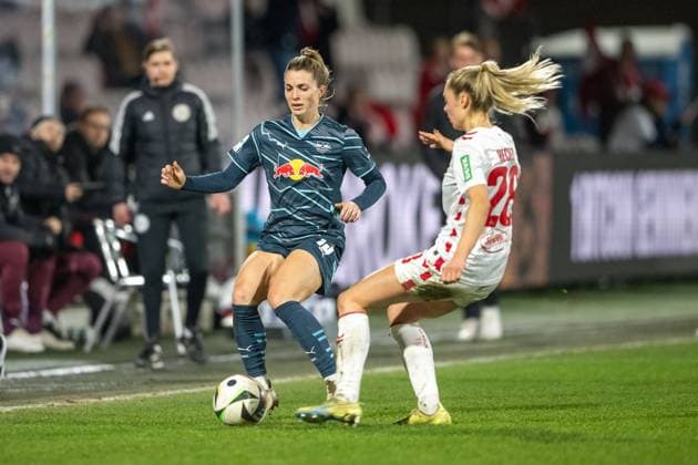 16 12 2024, Soccer Google Pixel Womens Bundesliga, Season 2024 2025, Matchday 12, 1 FC Koeln RB Leipzig at Franz Kremer Stadium in Cologne duel between Sandra Starke RB Leipzig, 13 and Janina Hechler 1 FC Koeln, 28 Important note In accordance with the regulations of the DFL German Football League and the DFB German Football Association, it is prohibited to utilize or have utilized photographs taken in the stadium and or of the match in the form of sequential images and or video-like photo series Foto Kirchner Media TH Copyright: xKirchner-Media THx