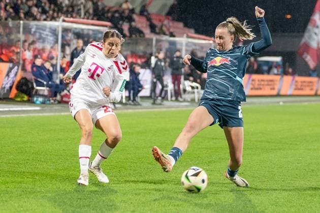 16 12 2024, Soccer Google Pixel Womens Bundesliga, Season 2024 2025, Matchday 12, 1 FC Koeln RB Leipzig at Franz Kremer Stadium in Cologne duel between Laura Feiersinger 1 Fc Koeln, 27 and Marlene Mueller RB Leipzig, 27 Important note In accordance with the regulations of the DFL German Football League and the DFB German Football Association, it is prohibited to utilize or have utilized photographs taken in the stadium and or of the match in the form of sequential images and or video-like photo series Foto Kirchner Media TH Copyright: xKirchner-Media THx