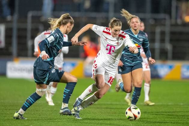 16 12 2024, Soccer Google Pixel Womens Bundesliga, Season 2024 2025, Matchday 12, 1 FC Koeln RB Leipzig at Franz Kremer Stadium in Cologne duel between Julia Landenberger RB Leipzig, 21 and Taylor Ziemer 1 FC Koeln, 18 Important note In accordance with the regulations of the DFL German Football League and the DFB German Football Association, it is prohibited to utilize or have utilized photographs taken in the stadium and or of the match in the form of sequential images and or video-like photo series Foto Kirchner Media TH Copyright: xKirchner-Media THx